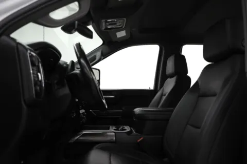More photos of 2021 Chevrolet Silverado 3500HD LTZ at Jim Falk Motors, MO