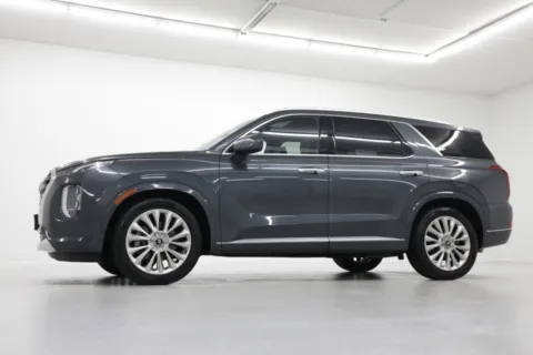 Photos of 2020 Hyundai Palisade Limited for sale in Clinton, MO at Jim Falk Motors
