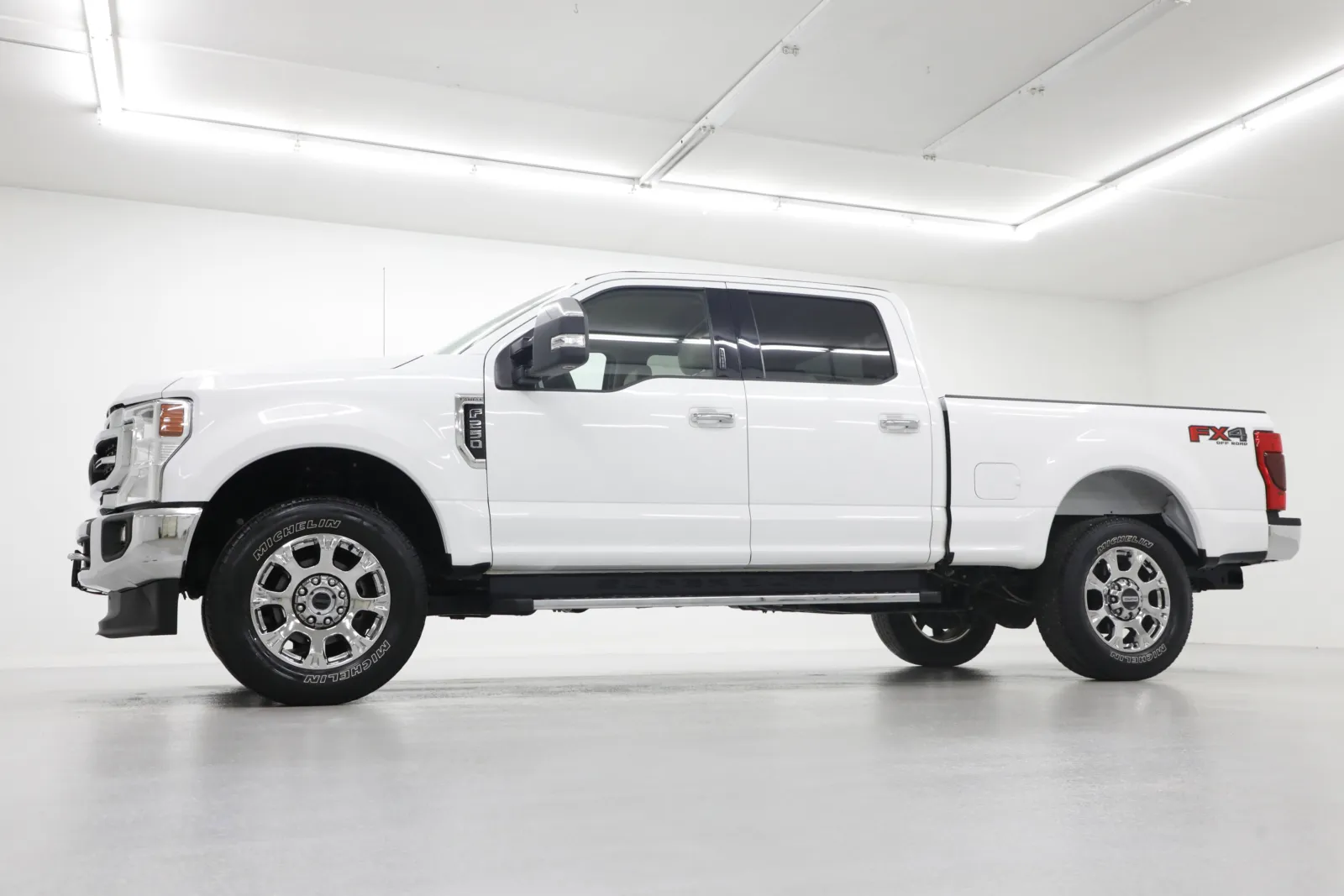 Used 2021 Ford F-250 Super Duty Lariat with VIN 1FT7W2B62MEC17438 for sale in Kansas City
