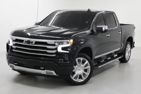 More photos of 2023 Chevrolet Silverado 1500 High Country at Jim Falk Motors, MO