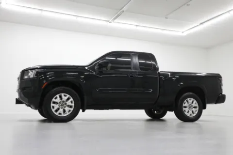 Photos of 2022 Nissan Frontier SV for sale in Clinton, MO at Jim Falk Motors