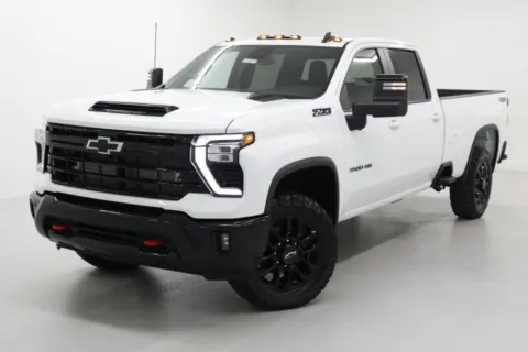 More photos of 2025 Chevrolet Silverado 3500HD LT at Jim Falk Motors, MO