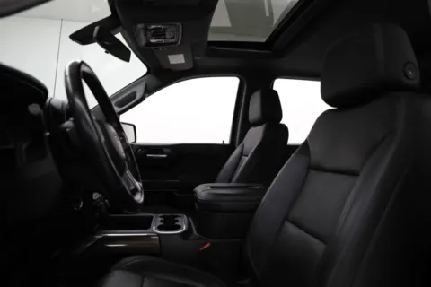 More photos of 2020 Chevrolet Silverado 1500 RST at Jim Falk Motors, MO