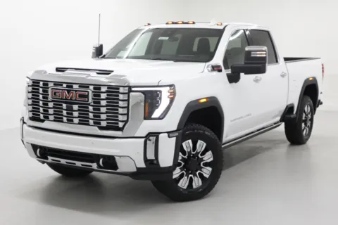 More photos of 2025 GMC Sierra 2500HD Denali at Jim Falk Motors, MO
