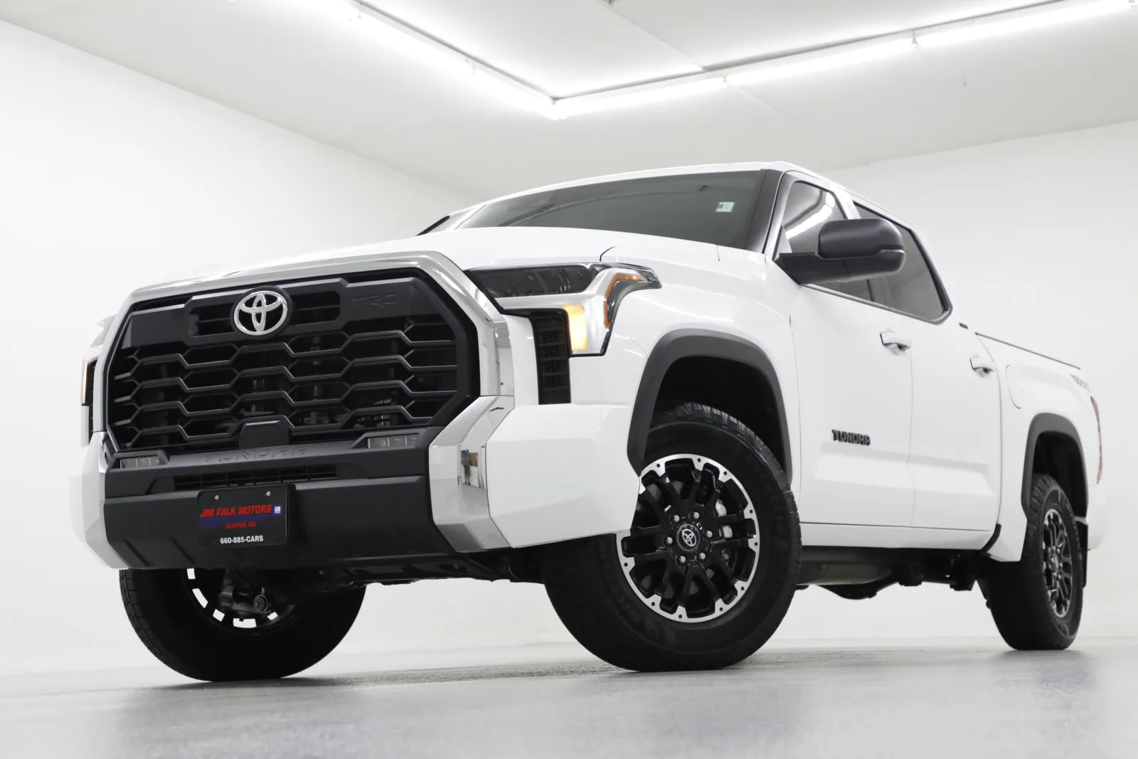 White 2025 Toyota Tundra SR5 for sale in Clinton, MO