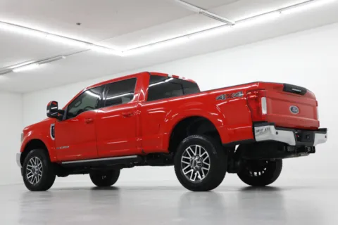 More photos of 2019 Ford Super Duty F-350 SRW LARIAT at Jim Falk Motors, MO