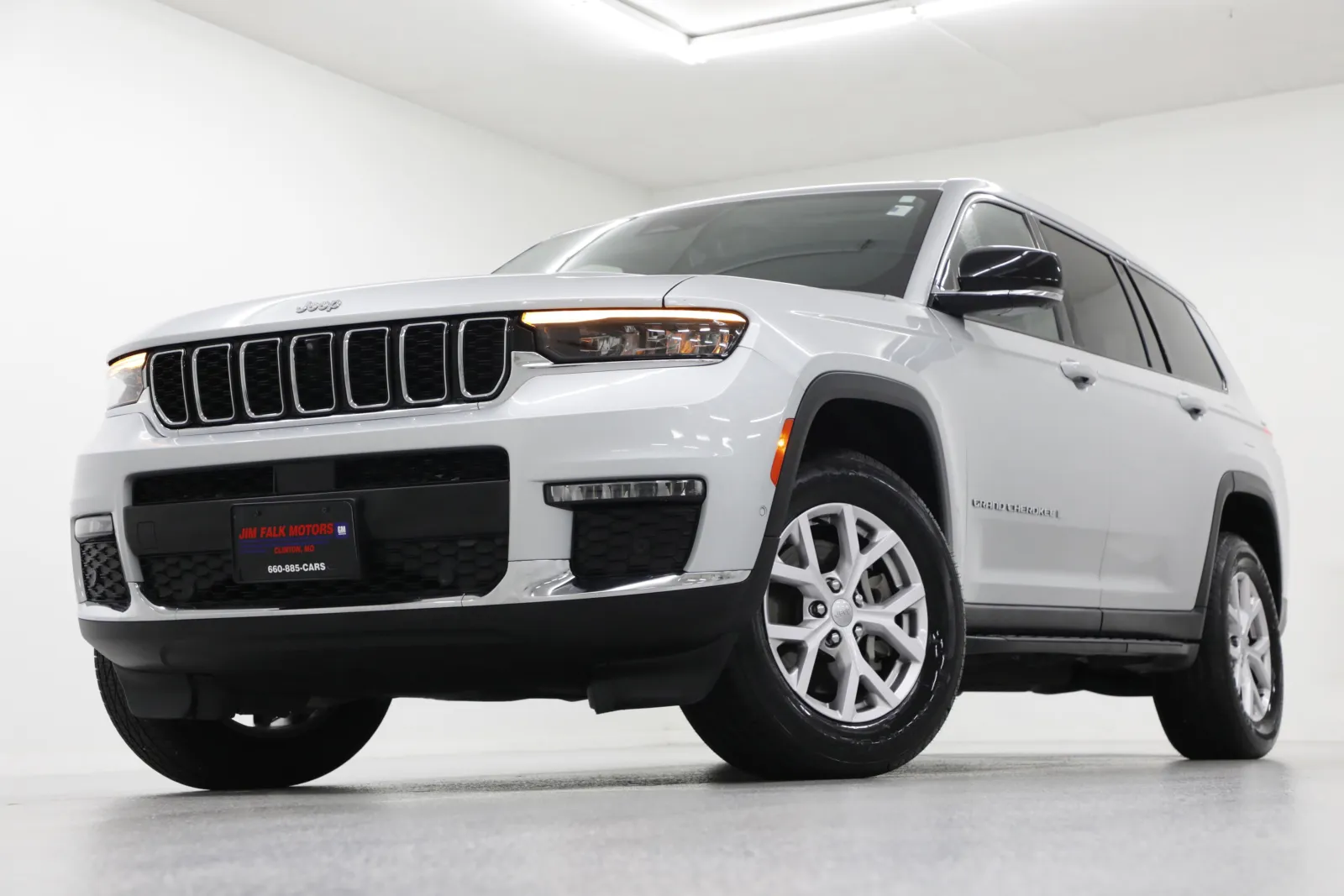 Silver 2022 Jeep Grand Cherokee L Limited for sale in Clinton, MO
