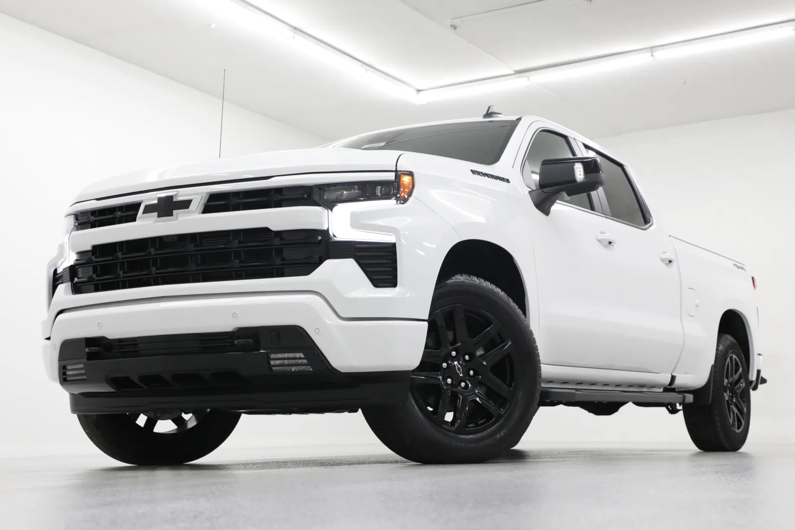 White 2026 Chevrolet Silverado 1500 RST for sale in Clinton, MO