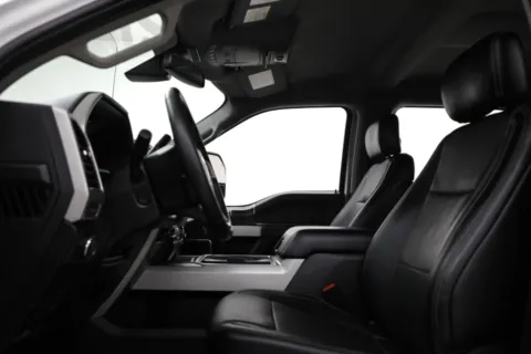 More photos of 2019 Ford Super Duty F-350 SRW LARIAT at Jim Falk Motors, MO