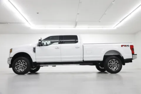 Another view of 2019 Ford Super Duty F-350 SRW LARIAT for sale in Clinton, MO at Jim Falk Motors