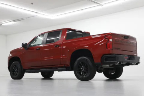 More photos of 2021 Chevrolet Silverado 1500 LT Trail Boss at Jim Falk Motors, MO