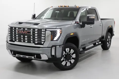 More photos of 2025 GMC Sierra 2500HD Denali at Jim Falk Motors, MO