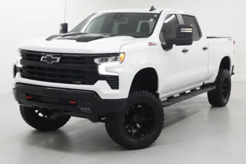 More photos of 2022 Chevrolet Silverado 1500 LT Trail Boss at Jim Falk Motors, MO