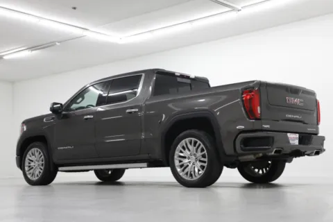 More photos of 2019 GMC Sierra 1500 Denali at Jim Falk Motors, MO