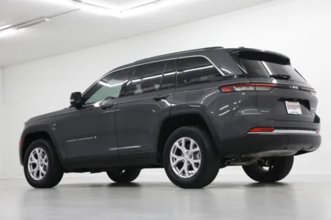 More photos of 2022 Jeep Grand Cherokee Limited at Jim Falk Motors, MO