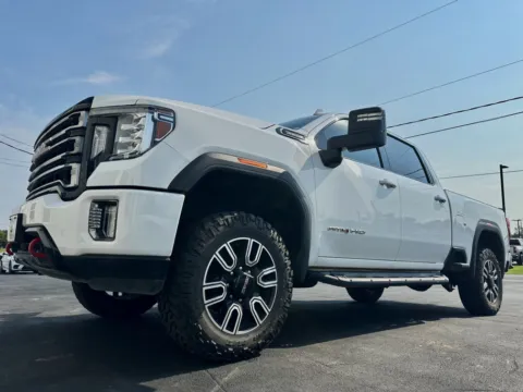 White 2023 GMC Sierra 2500HD AT4 for sale in Clinton, MO