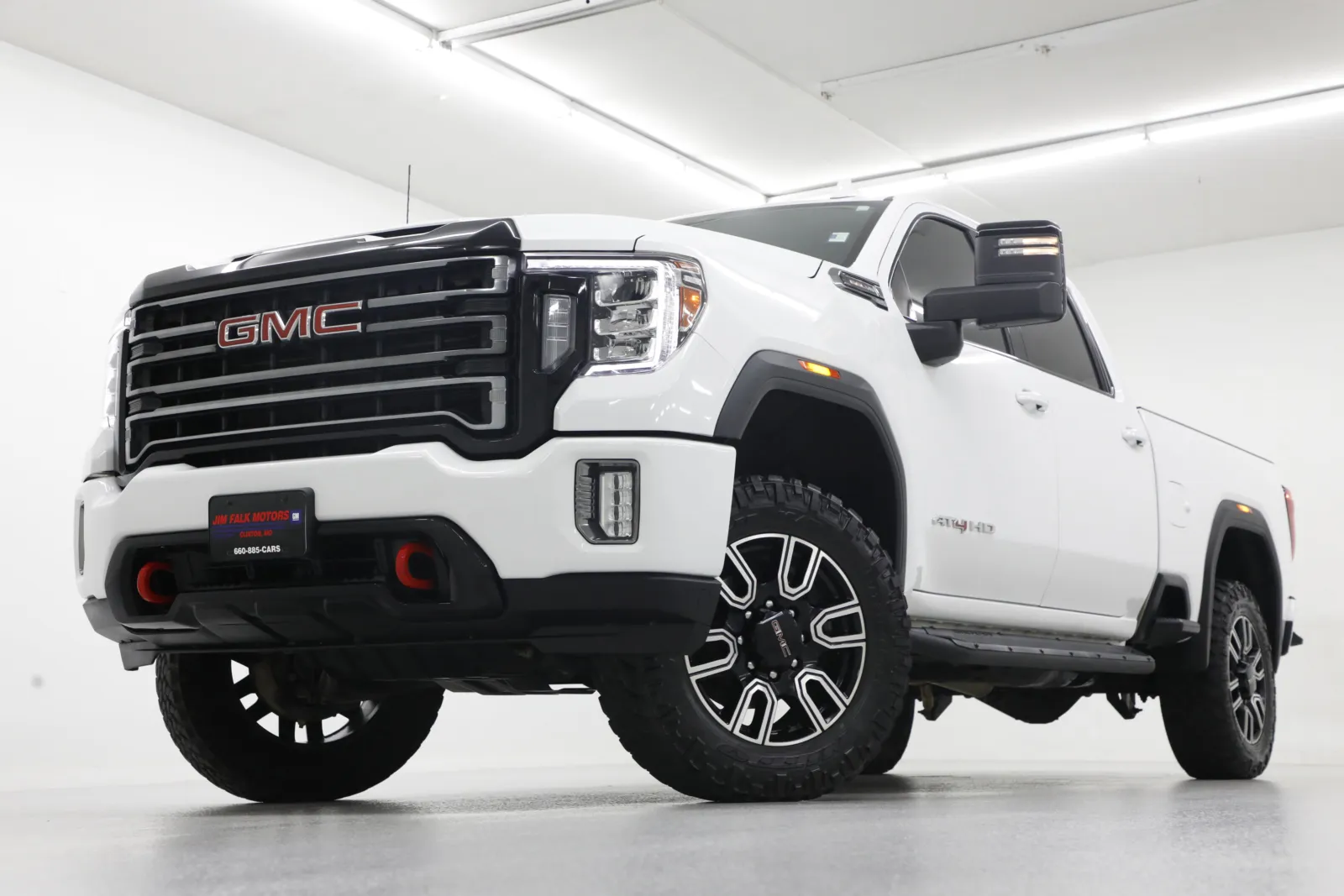White 2023 GMC Sierra 2500HD AT4 for sale in Clinton, MO