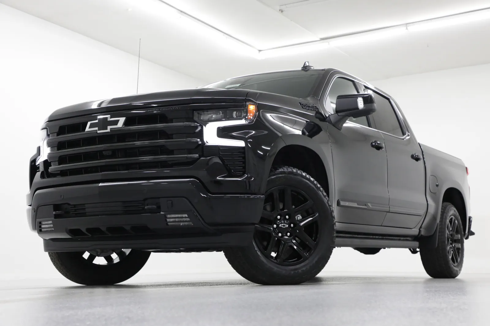 Black 2026 Chevrolet Silverado 1500 High Country for sale in Clinton, MO