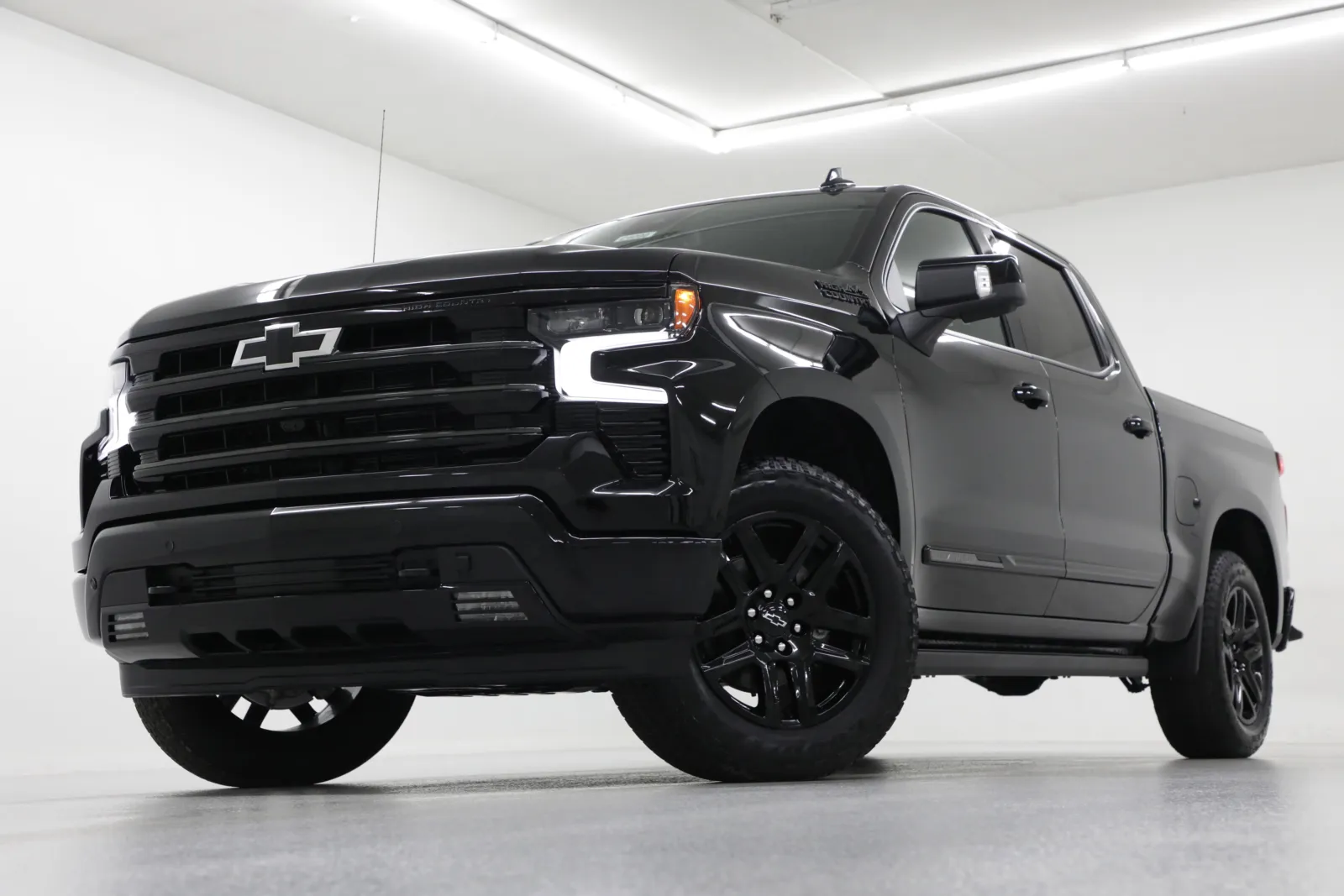 Black 2026 Chevrolet Silverado 1500 High Country for sale in Clinton, MO