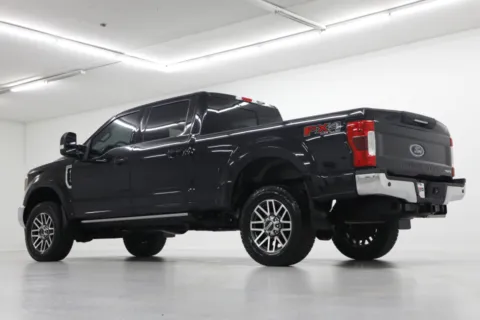 More photos of 2019 Ford Super Duty F-250 SRW LARIAT at Jim Falk Motors, MO