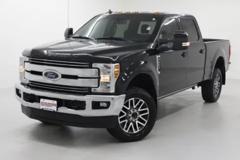 More photos of 2019 Ford Super Duty F-250 SRW LARIAT at Jim Falk Motors, MO