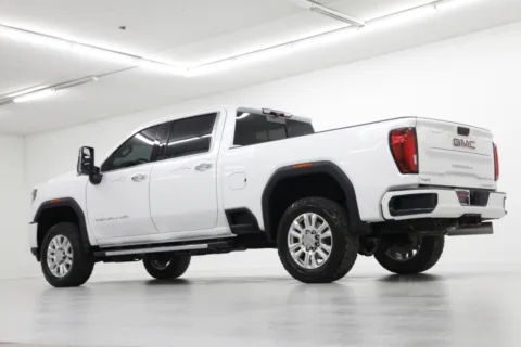 More photos of 2020 GMC Sierra 2500HD Denali at Jim Falk Motors, MO