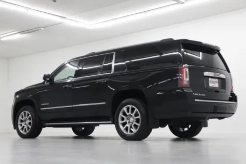 More photos of 2019 GMC Yukon XL Denali at Jim Falk Motors, MO