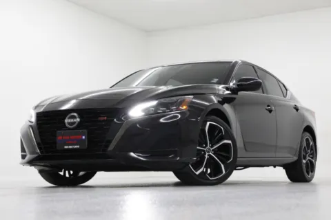 Black 2023 Nissan Altima 2.5 SR for sale in Clinton, MO