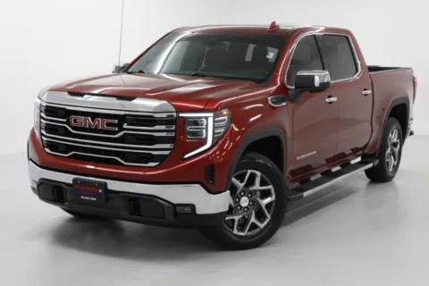 More photos of 2024 GMC Sierra 1500 SLT at Jim Falk Motors, MO