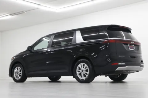 More photos of 2024 Kia Carnival LX at Jim Falk Motors, MO