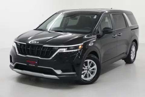 More photos of 2024 Kia Carnival LX at Jim Falk Motors, MO