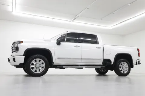 Photos of 2024 Chevrolet Silverado 2500HD High Country for sale in Clinton, MO at Jim Falk Motors