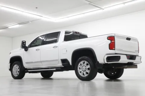 More photos of 2024 Chevrolet Silverado 2500HD High Country at Jim Falk Motors, MO