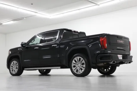 More photos of 2020 GMC Sierra 1500 Denali at Jim Falk Motors, MO