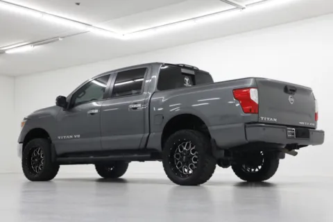 More photos of 2019 Nissan Titan Platinum Reserve at Jim Falk Motors, MO