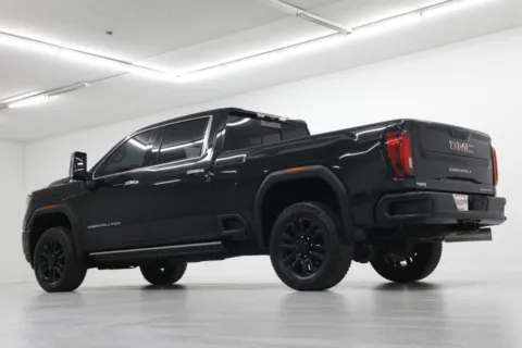 More photos of 2022 GMC Sierra 2500HD Denali at Jim Falk Motors, MO