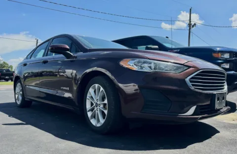 Blue 2019 Ford Fusion Hybrid SE for sale in Clinton, MO