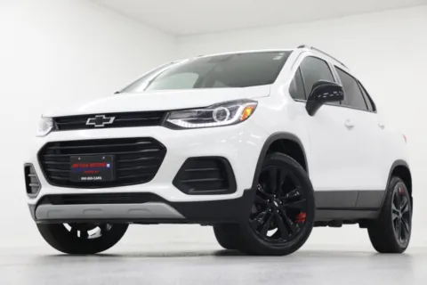 White 2021 Chevrolet Trax LT for sale in Clinton, MO