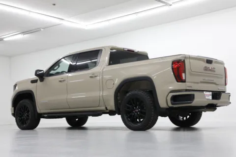 More photos of 2023 GMC Sierra 1500 Elevation at Jim Falk Motors, MO