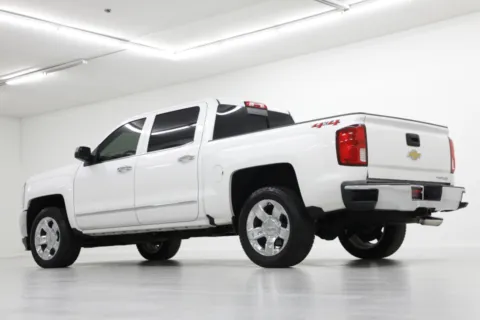 More photos of 2018 Chevrolet Silverado 1500 LTZ at Jim Falk Motors, MO