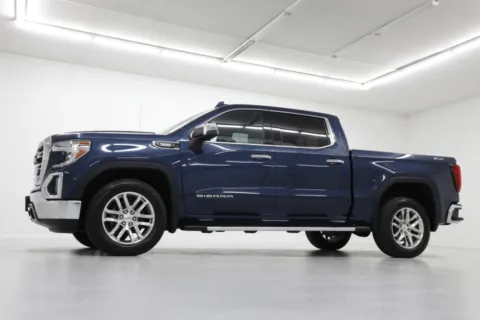 Photos of 2021 GMC Sierra 1500 SLT for sale in Clinton, MO at Jim Falk Motors