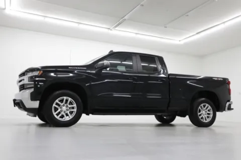 Photos of 2020 Chevrolet Silverado 1500 LT for sale in Clinton, MO at Jim Falk Motors