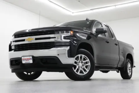 Black 2020 Chevrolet Silverado 1500 LT for sale in Clinton, MO
