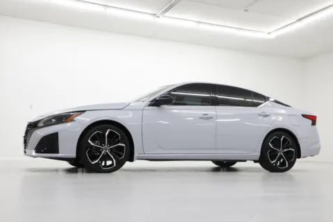 Photos of 2023 Nissan Altima 2.5 SR for sale in Clinton, MO at Jim Falk Motors
