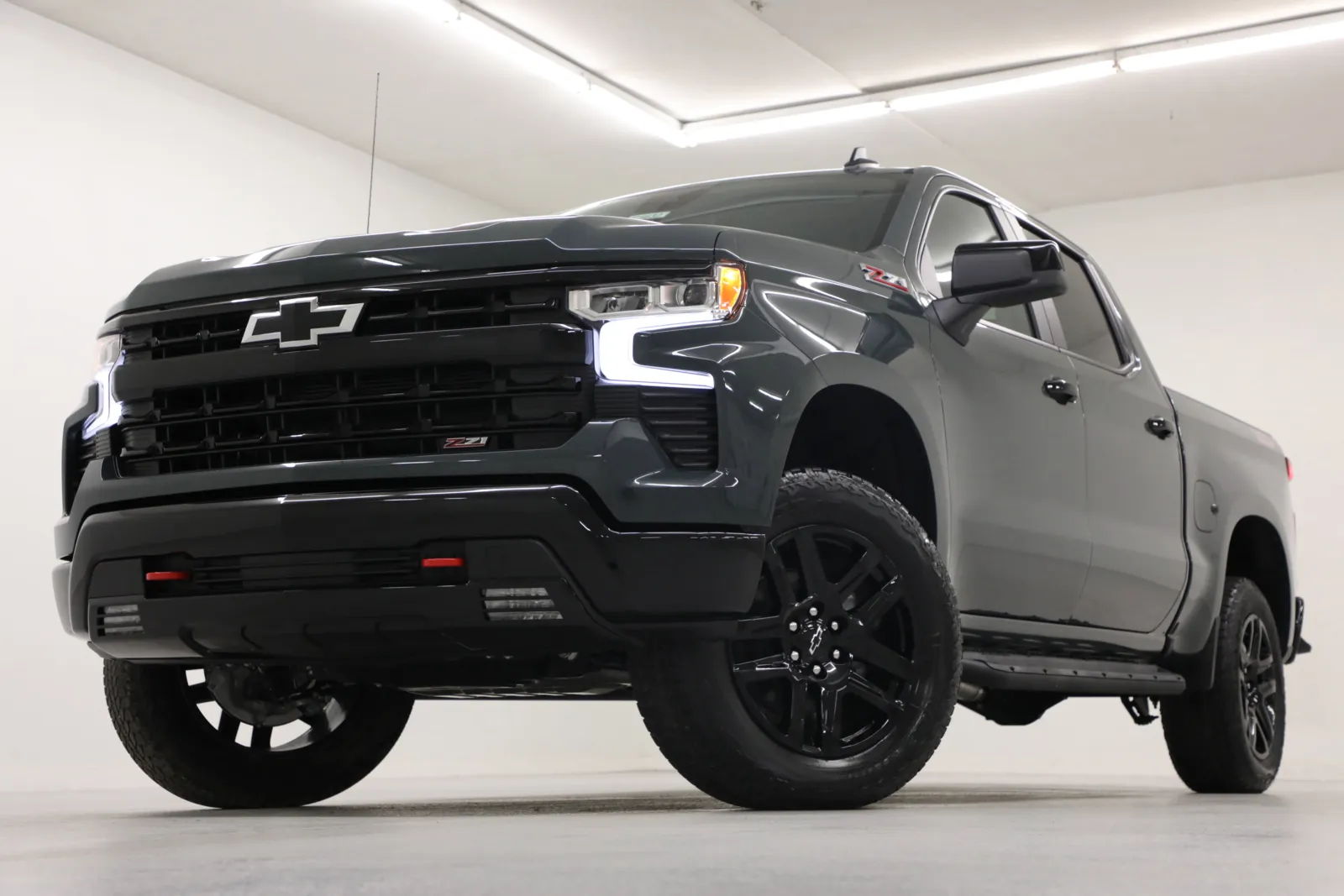 Gray 2025 Chevrolet Silverado 1500 LT Trail Boss for sale in Clinton, MO