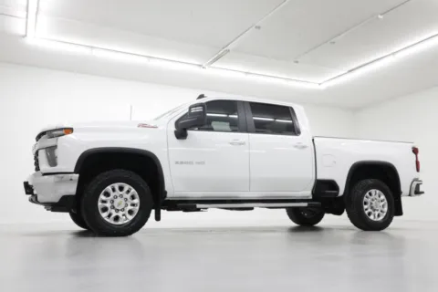 Photos of 2022 Chevrolet Silverado 2500HD LT for sale in Clinton, MO at Jim Falk Motors