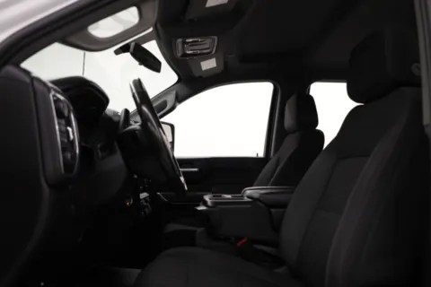 More photos of 2022 Chevrolet Silverado 2500HD LT at Jim Falk Motors, MO