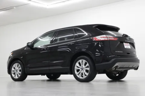 More photos of 2022 Ford Edge Titanium at Jim Falk Motors, MO