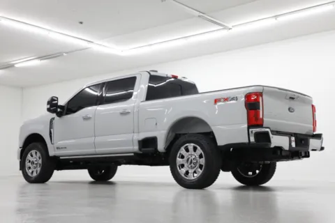 More photos of 2025 Ford Super Duty F-250 SRW LARIAT at Jim Falk Motors, MO
