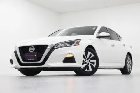 White 2019 Nissan Altima 2.5 S for sale in Clinton, MO
